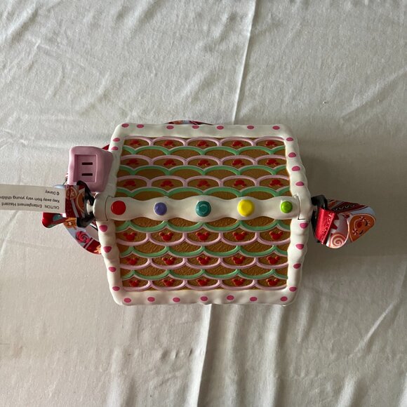 Disney Popcorn Bucket - Gingerbread House - Picture 5 of 7